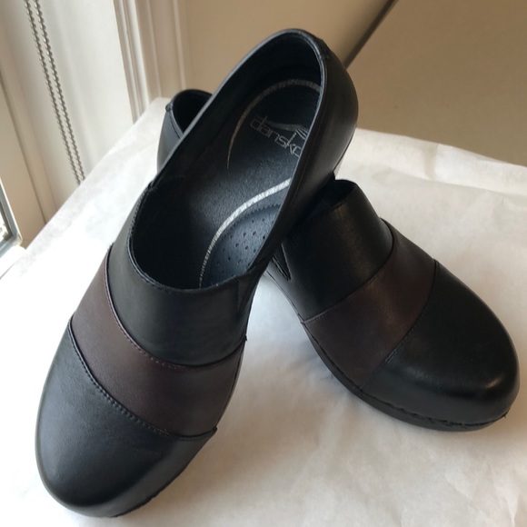 Dansko Shoes - Dansko leather black/brown stripe shoes size 39